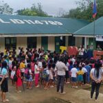 Mga mag-aaral, guro at kapulisan, magkasama sa ginanap na Flag Raising Ceremony sa Aklan