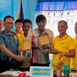 Apat na Handheld Radio, ipinagkaloob sa San Andres, Catanduanes